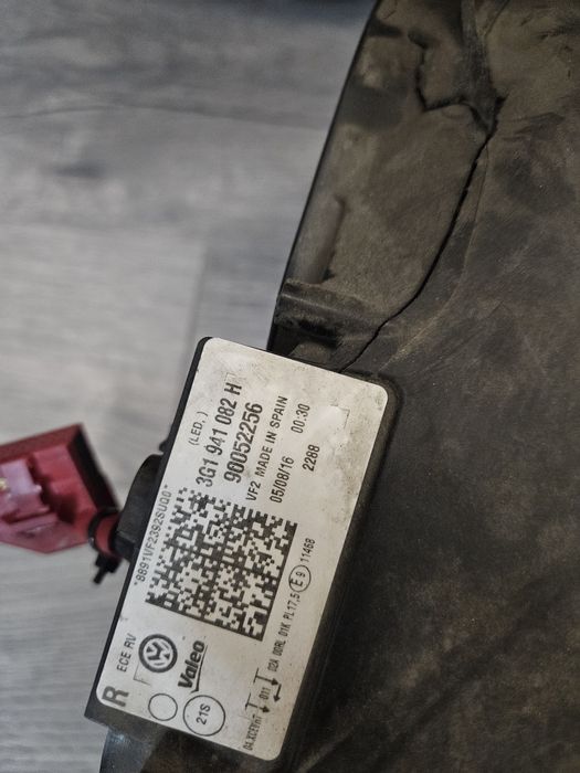 Фар за пасат б8 b8