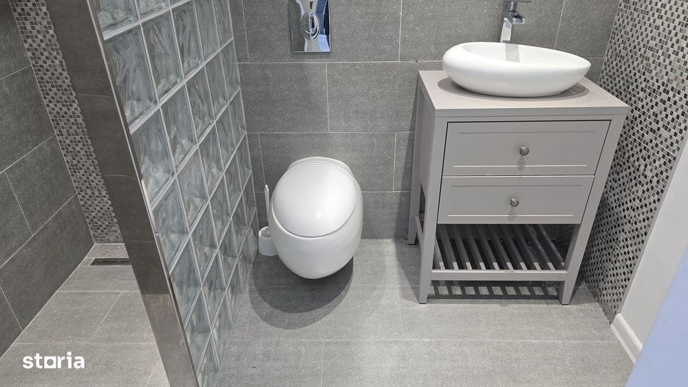 Inchiriez apartament 2 camere in Deva, zona ultracentrala, etaj 1,