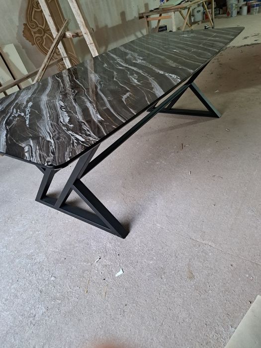 Керамический стол