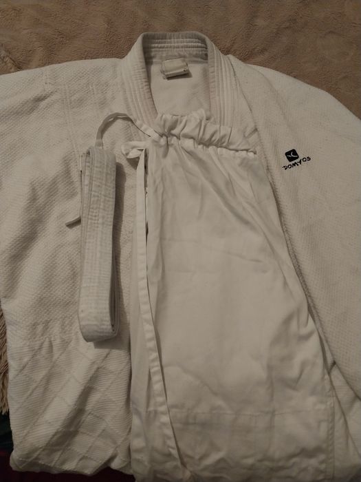 Кимано дзюдо с поясом