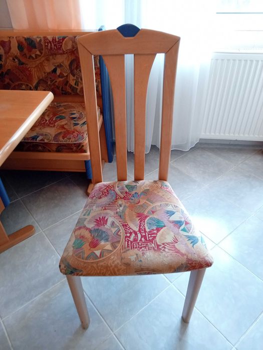 Mobila.mașina de brodat