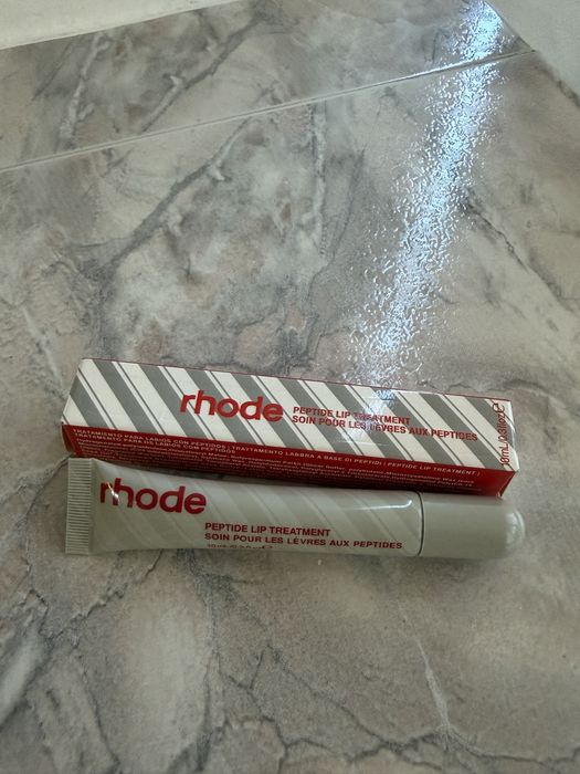 diverse modele de lipgloss rhode