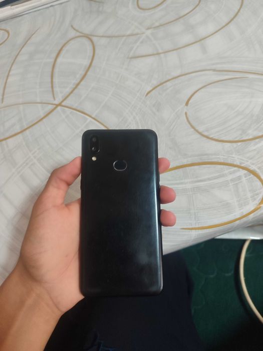 Samsung A10s 2/32 xotira sotiladi