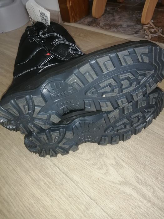 Новые берцы 42р зимние