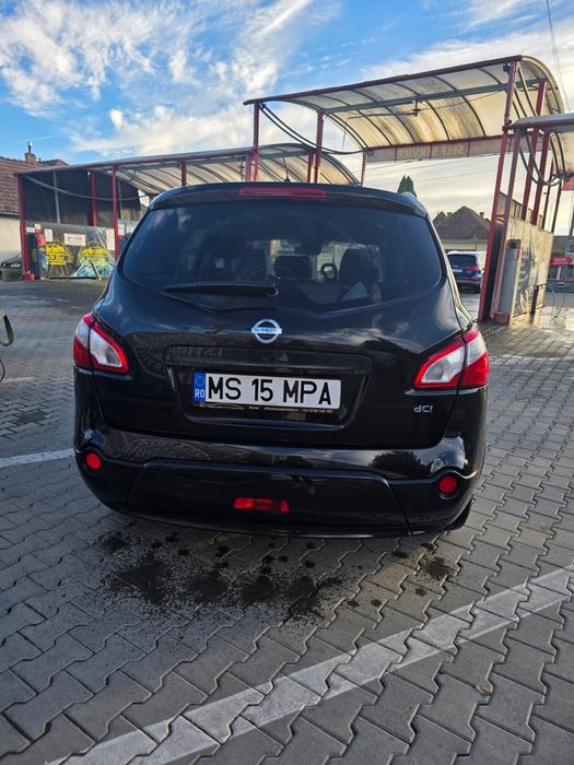 Nissan Qashqai+2