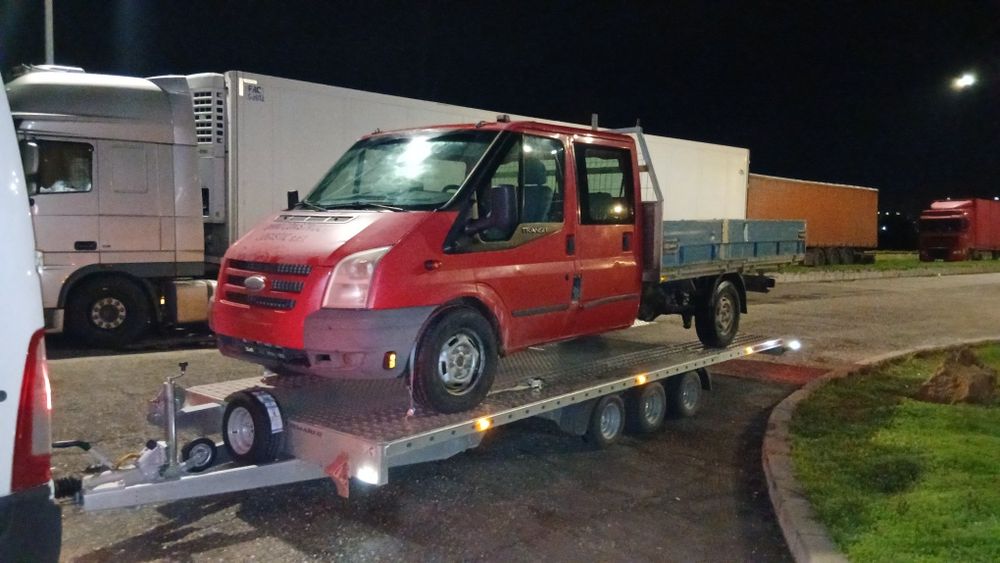 Пътна Помощ Транспортни услуги с Бус и Платформа 6м Превоз на Автомоби