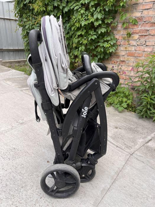 Продам коляску двухместную