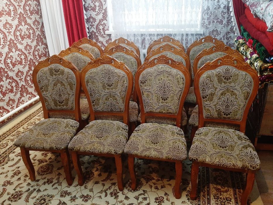 12 Стулья      .