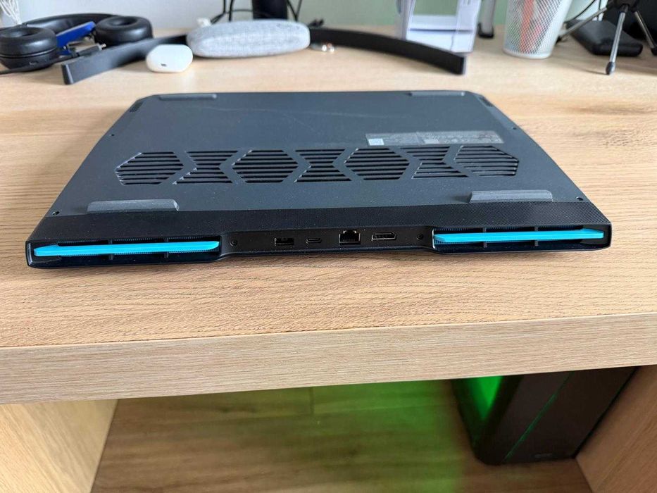 Laptop gaming Lenovo (15ARH7) AMD Ryzen™ 5 6600H 4.50 GHz, NVIDIA RTX™ 3050 4GB GDDR6, Memorie 16GB DDR5, SSD 512GB  15.6" 120Hz