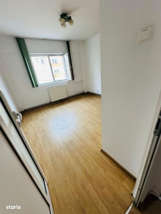 OPORTUNITATE DE INVESTIȚIE: Apartament cu 3 camere și 2 băi, etaj 2