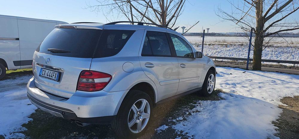 Se vinde mercedes ml