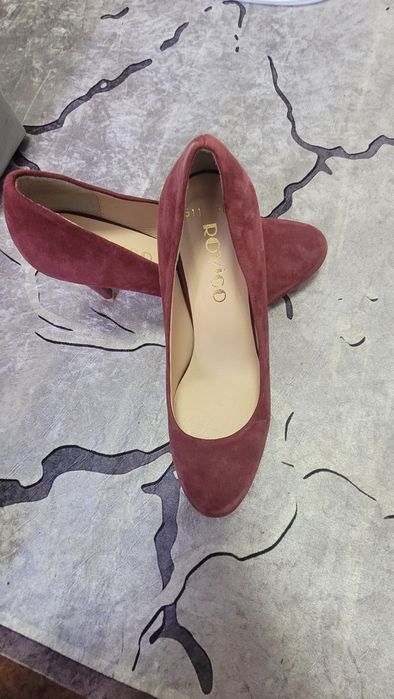 Продам туфли на каблуке не дорого