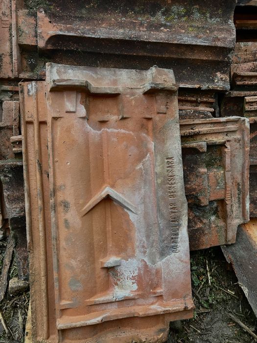 Vând țiglă veche – 1500 bucăți, stare foarte bună