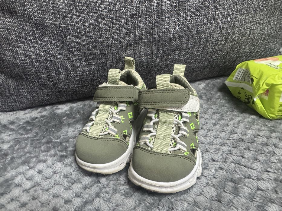 Детские сандали