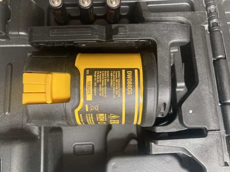 Нов зелен лазерен нивелир Dewalt DW088CG