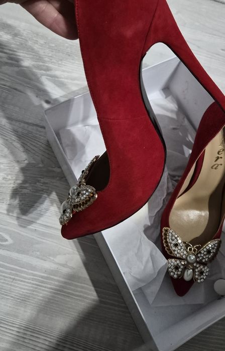 Различни обувки за ежедневие