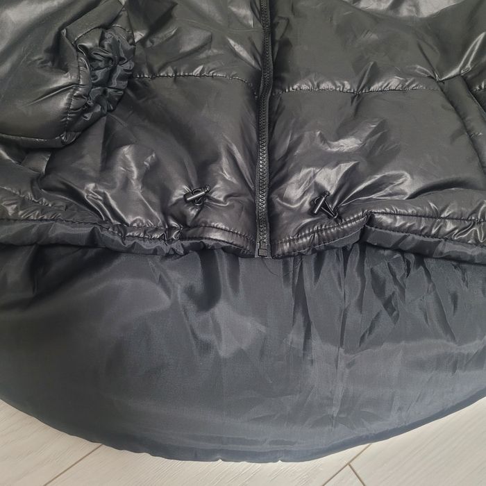 Geaca neagra scurta