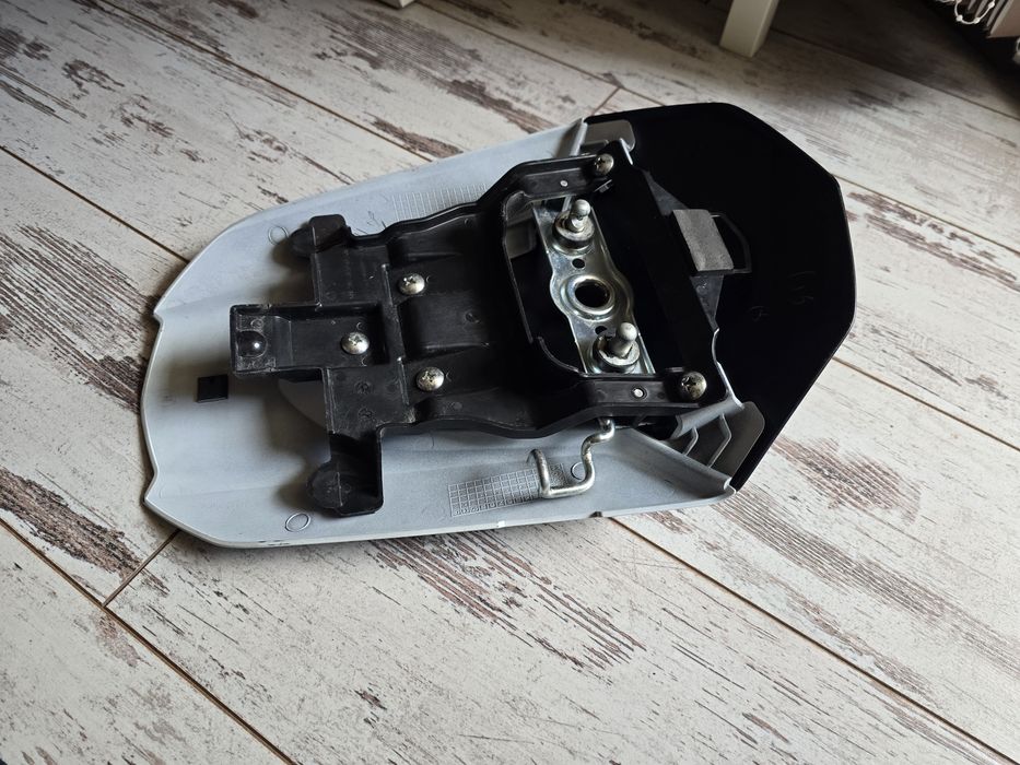 Капак - спойлер за задна седалка за Suzuki GSXR1000 2010