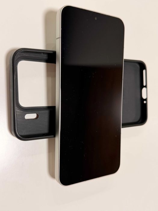 Xiaomi 15 – 12GB RAM / 128GB, на 8 месеца