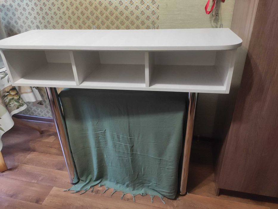 Продам навесную консоль