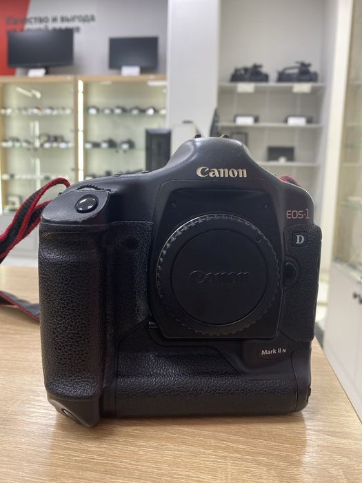 Canon Eos-1 mark-II N (p25)