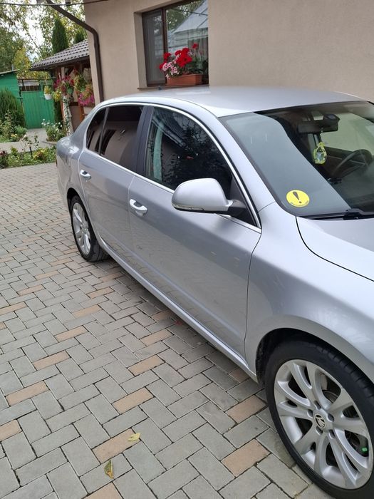 SKODA Superb 2014 — imagine 5