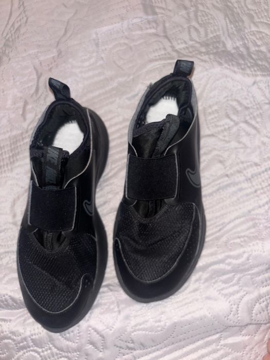 Маратонки nike 37.5 момче