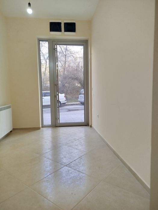 Дава се под наем Офис в София, Гео Милев - 17 кв.м за 244.8 € - Снимка #2