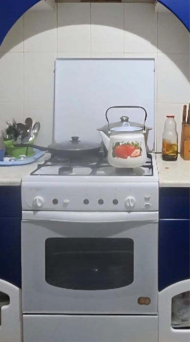 Продам газовую плиту