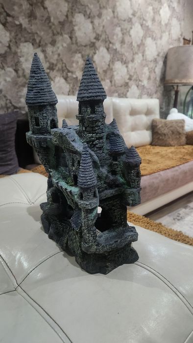 Замок - грот для аквариума