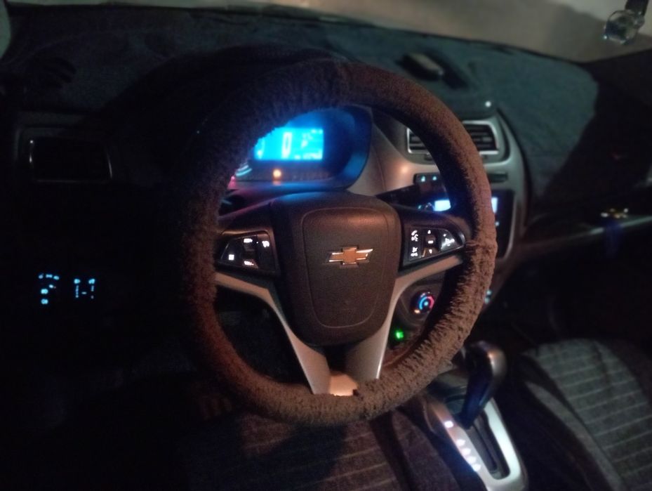 Tez va kelishilgan holda sotiladi