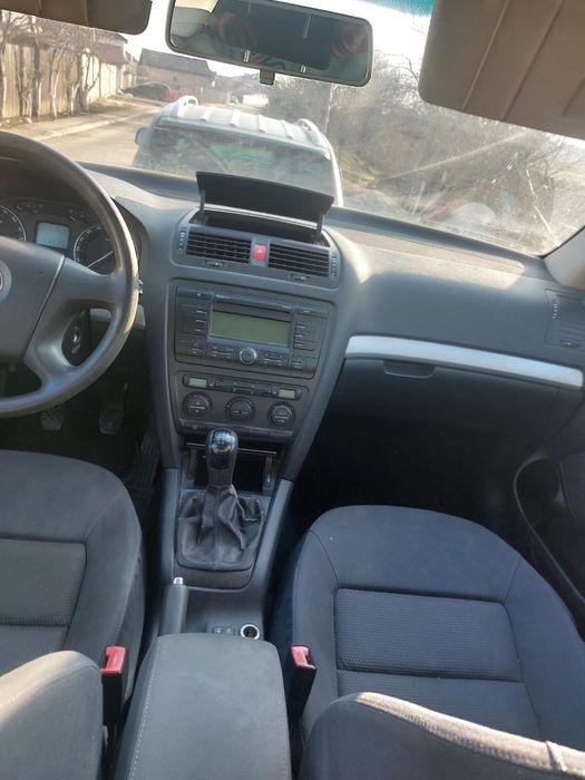 Dezmembrez / Dezmembrari Skoda Octavia II