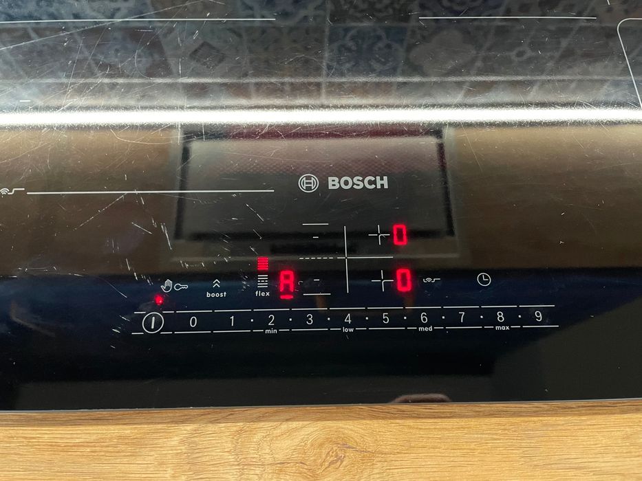 Продавам пукнати котлони Bosch