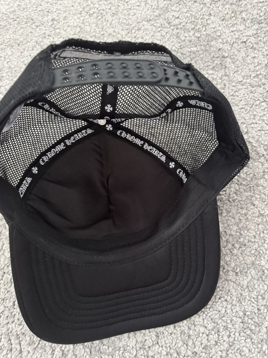 Sapca Chrome Hearts White Crosses