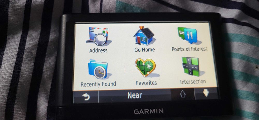 GARMIN Gps NUVI 52  fuctional se vinde fara accesori slot card