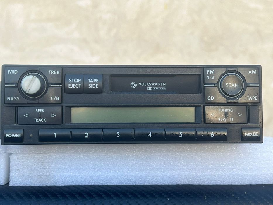 Штатный оригинал магнитофон