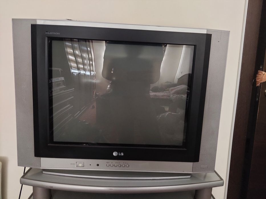 Телевизор LG+ подставка