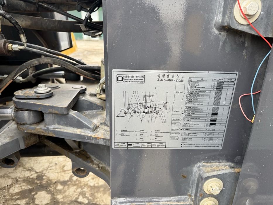 Погрузчик сотилади 3 кубалик холати яхши