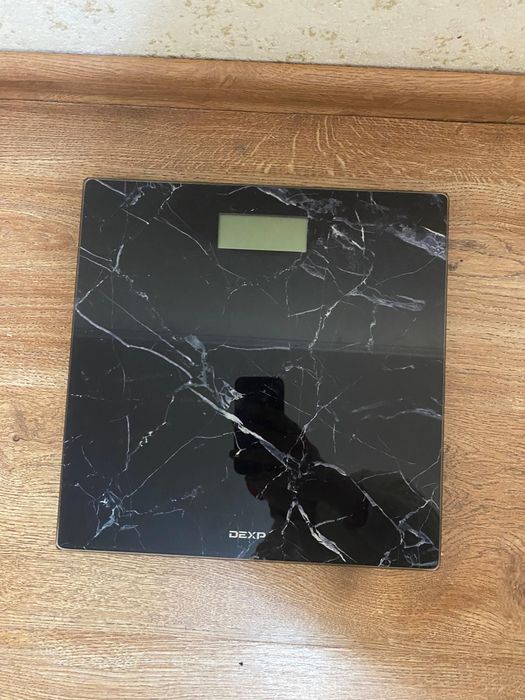 Сушилка, весы наполные, вешалка,