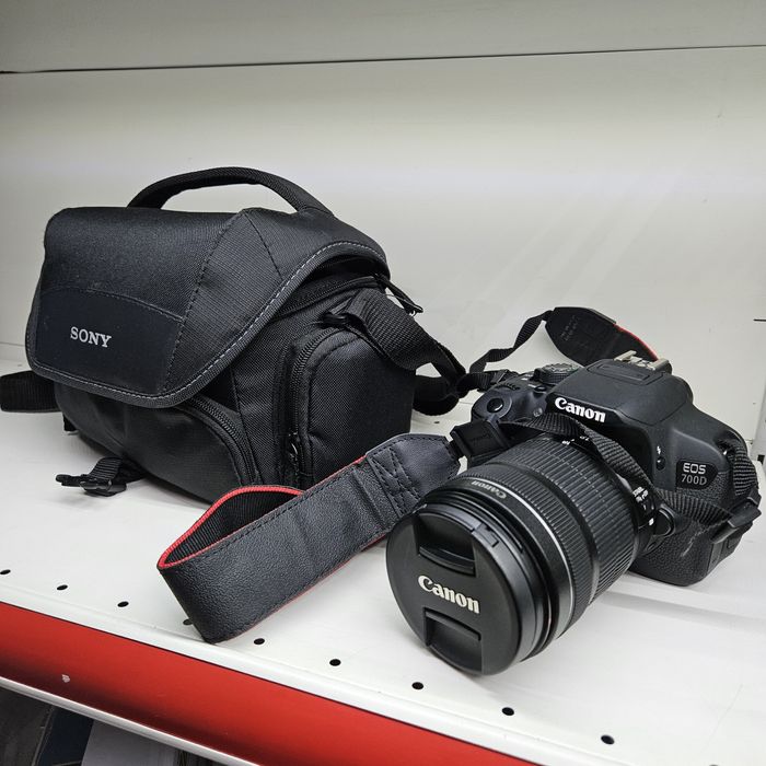 Фотоаппарат продажа модель Canon 700D