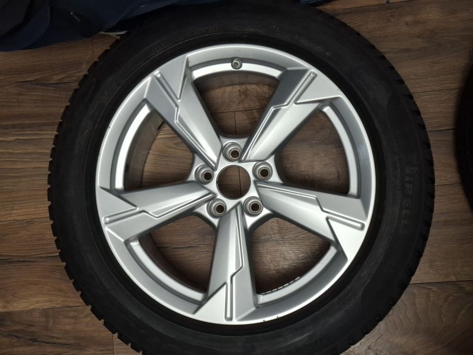 Set jante aliaj cu anvelope iarna 225 55 18 5x112