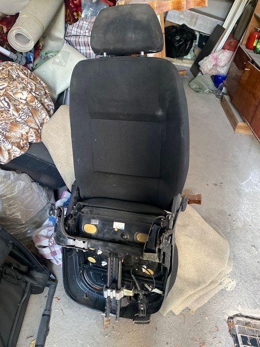 Продам сиденье на гольф 4