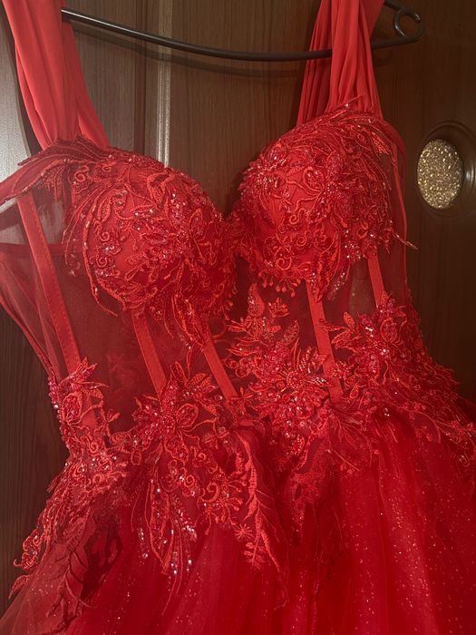 Бална рокля.Тип обръч с корсет.