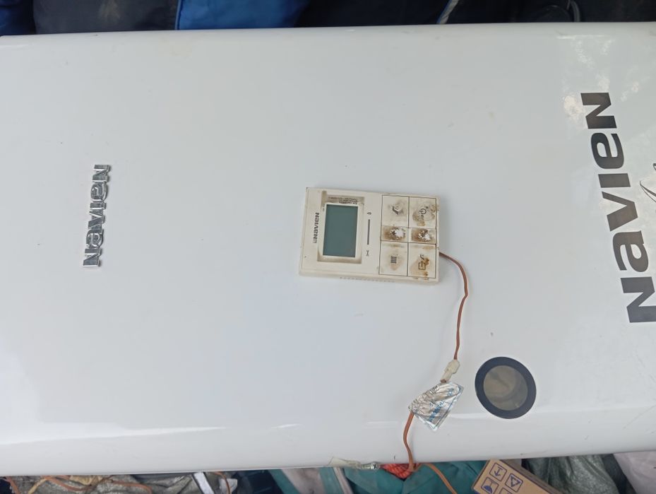 Продам газовый котел Навиен айс бу на 200 Кв м пульт дымоход