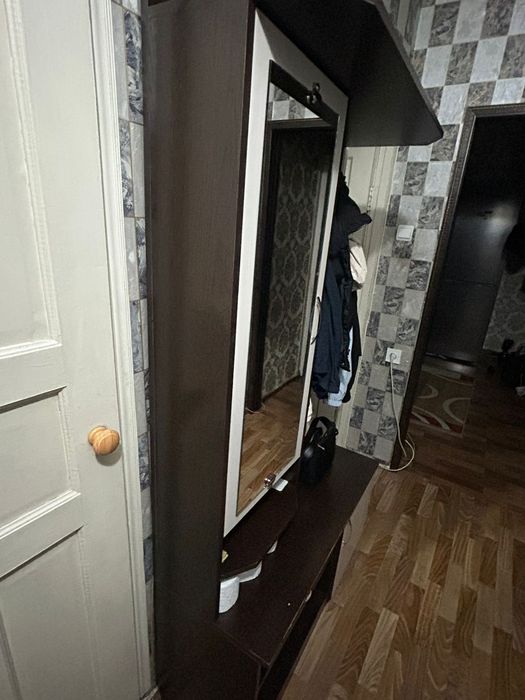 продам  шкаф для прихожей
