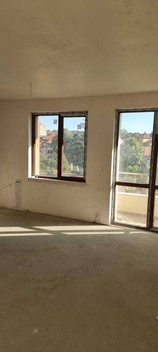 1297-Продава се тристаен апартамент ново строителство- кв. "Варош"