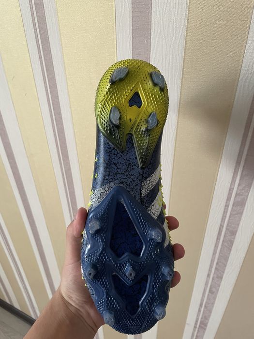Футбольные бутсы Predator demonskip