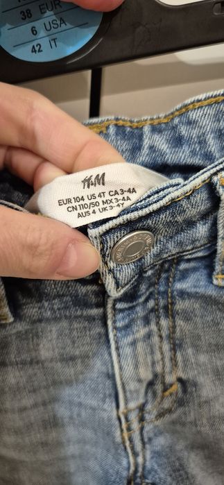 Pantaloni scurti de blugi H&M marimea 104
