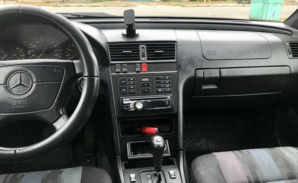 Продам Мерседес Бенц С 200
