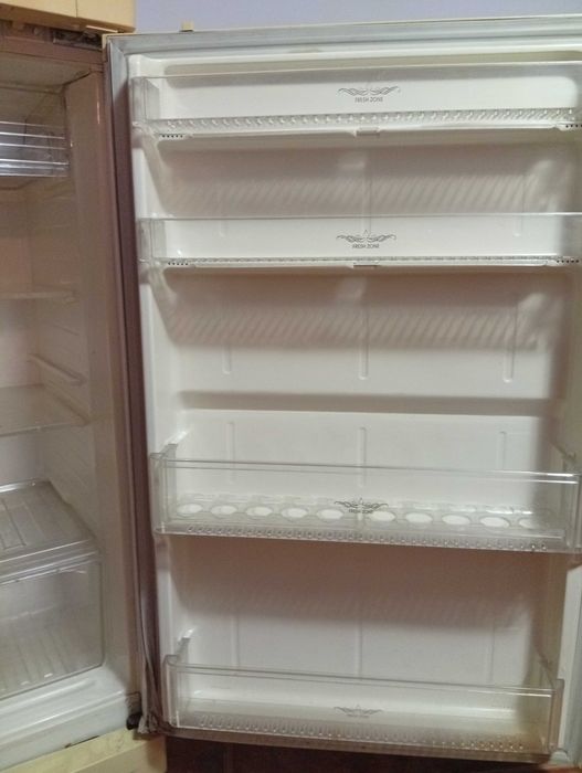 Продам рабочий холодильник